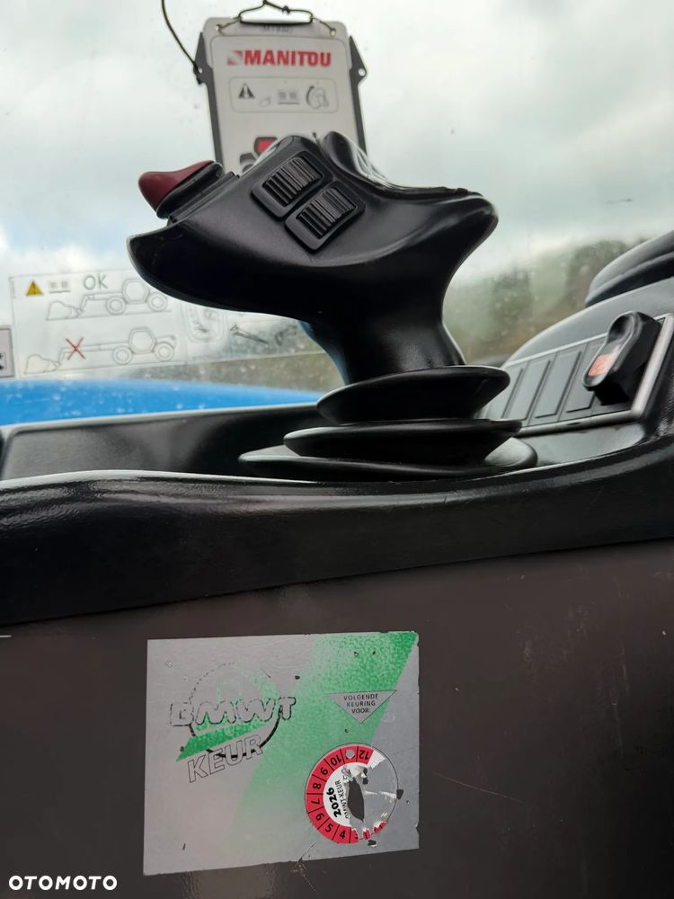 Manitou MT932 Ładowarka Teleskopowa 9m wysuw!  UDŹWIG 3,2 TONY! Przebieg 2600 mtg. jak Nowa z SALONU 2016 rok z Norwegii z Gospodarstwa rolnego! Silnik DEUTZ 110 km. Aktualne Serwisy w Dekra. Nowy Model sterowane wszystko z 1 dżojstika. Widły i łyżka. Ani deka luzu czy wycieku. OKAZJA! Jazda REWERS + 4 biegi. Skręt 3 tryby. - 27