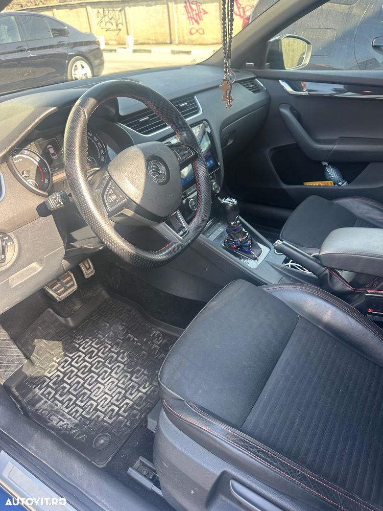 Skoda Octavia 2.0 TSI DSG RS - 5