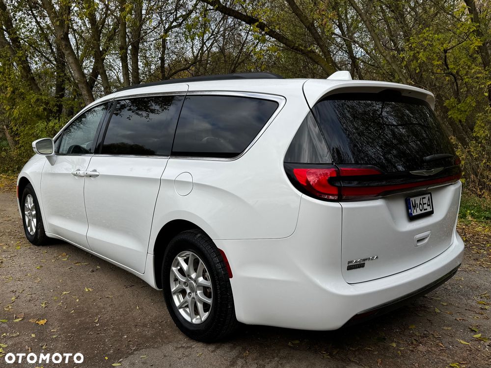 Chrysler Pacifica - 4