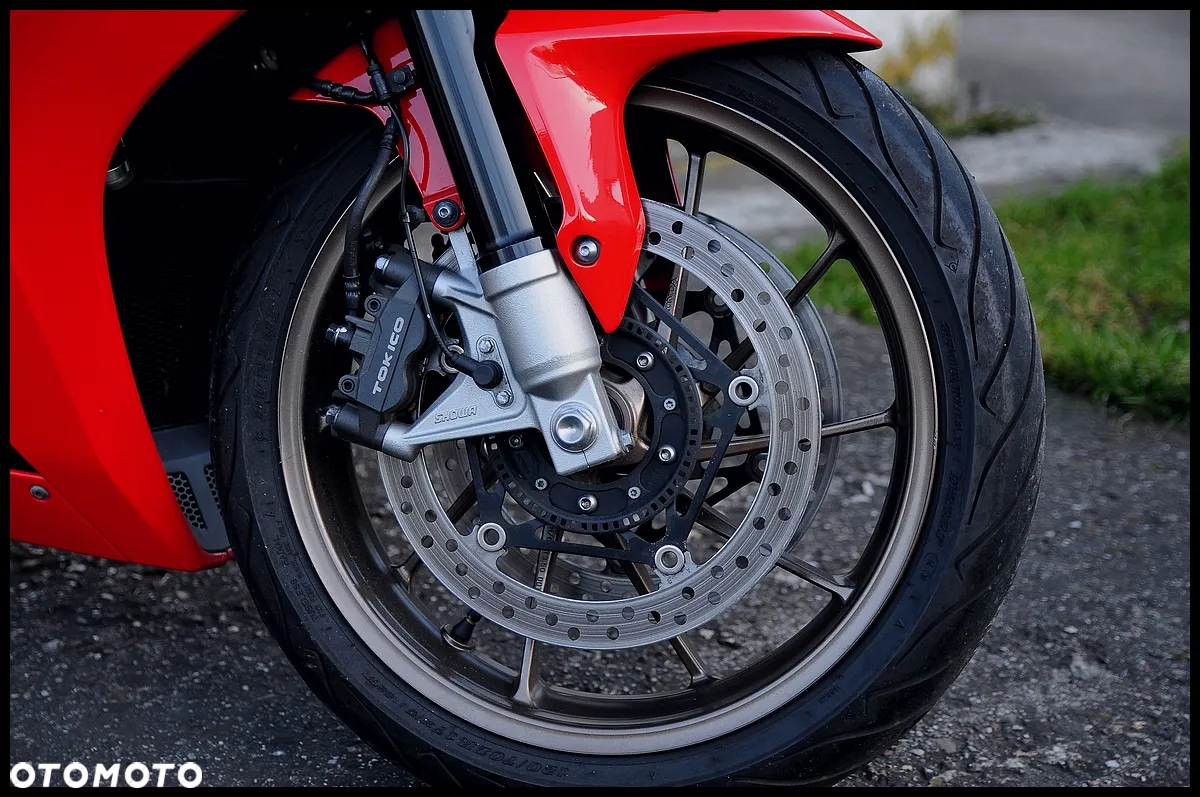 Honda VFR - 14
