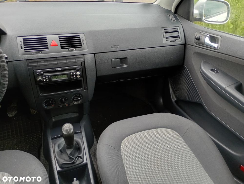 Skoda Fabia 1.2 HTP Comfort - 10