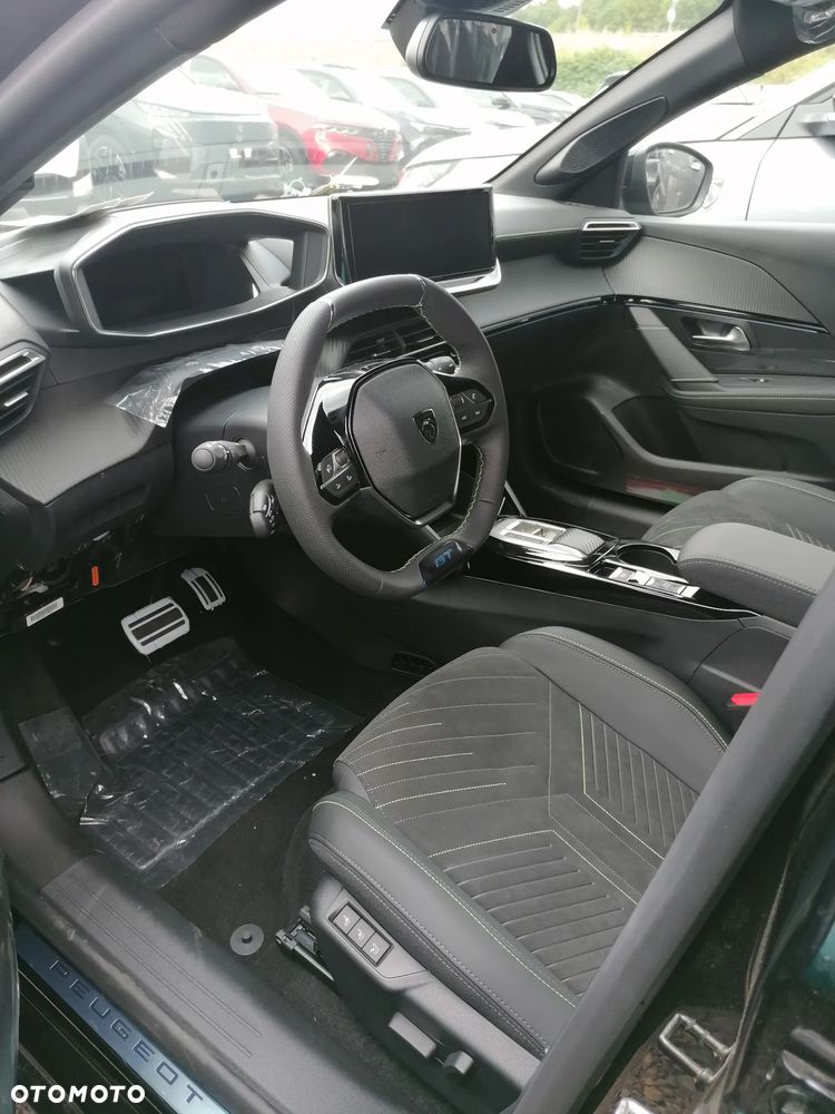 Peugeot 208 1.2 mHEV GT - 8