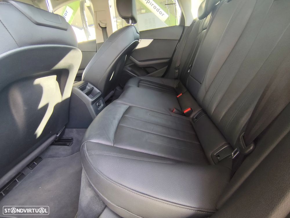 Audi A4 2.0 TDI Business Line — fotografia 4