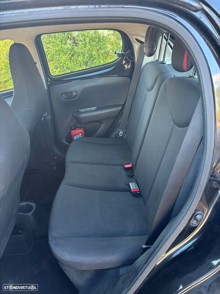 Toyota Aygo 1.0 - 8