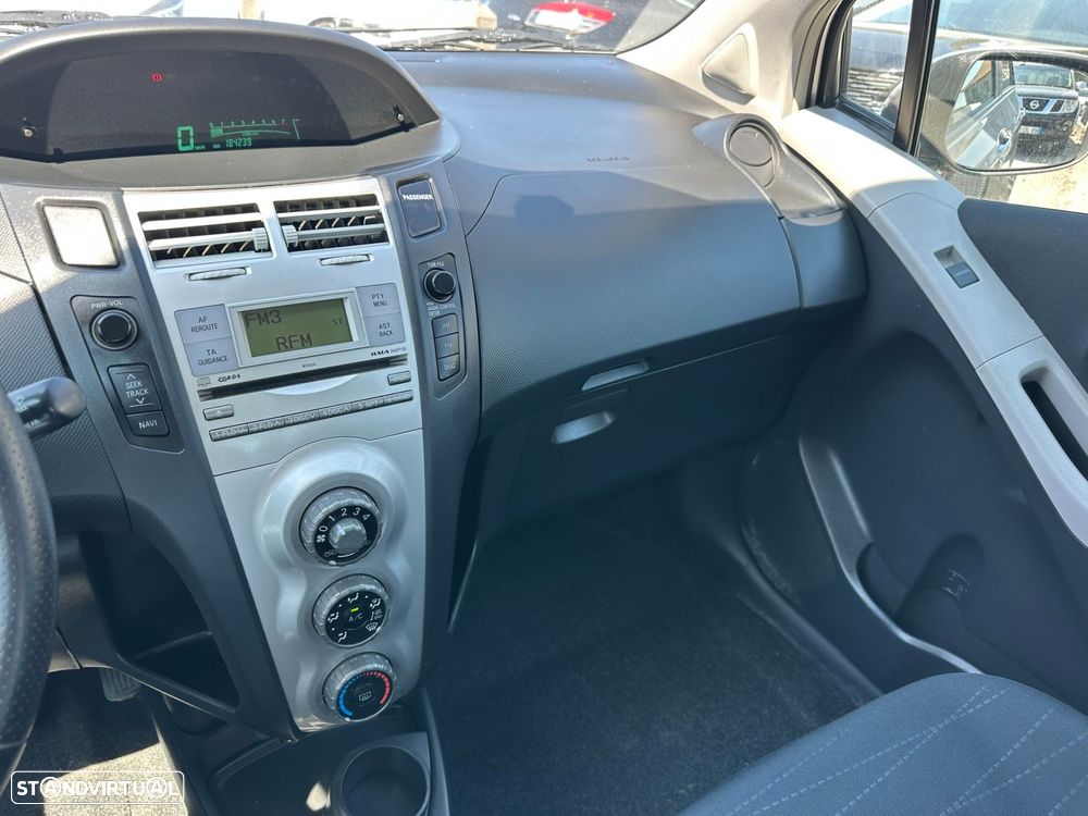 Toyota Yaris 1.0 VVT-i AC - 13