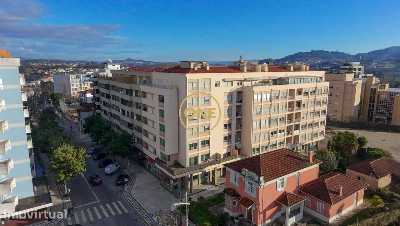 Exclusivo Apartamento T5 no Centro de Santo Tirso - Grande imagem: 3/27