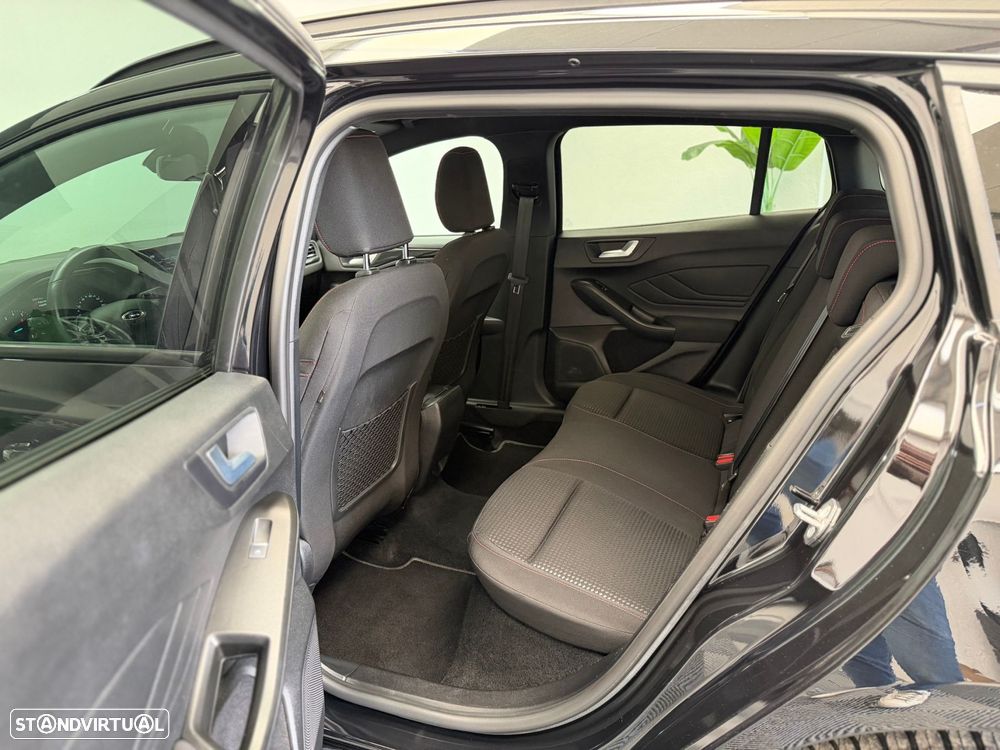 Ford Focus SW 1.0 EcoBoost Hybrid ST-LINE - 25