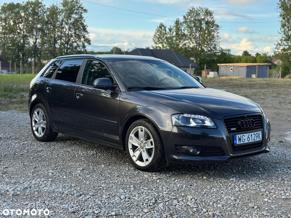 Audi A3 Sportback - 1