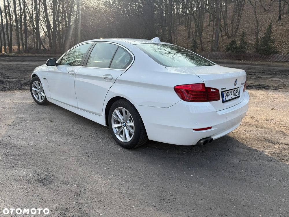 BMW Seria 5 528i xDrive - 2