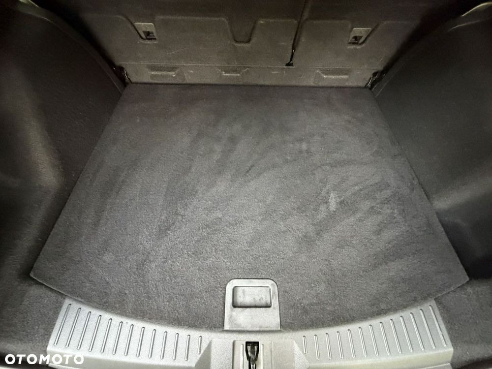 Ford Kuga - 26