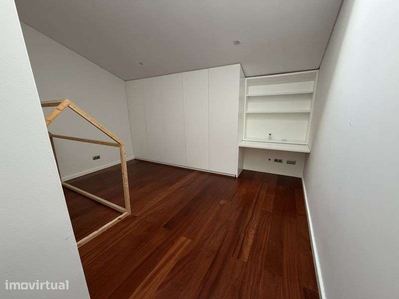 Moradia espaçosa no Porto - Grande imagem: 5/8