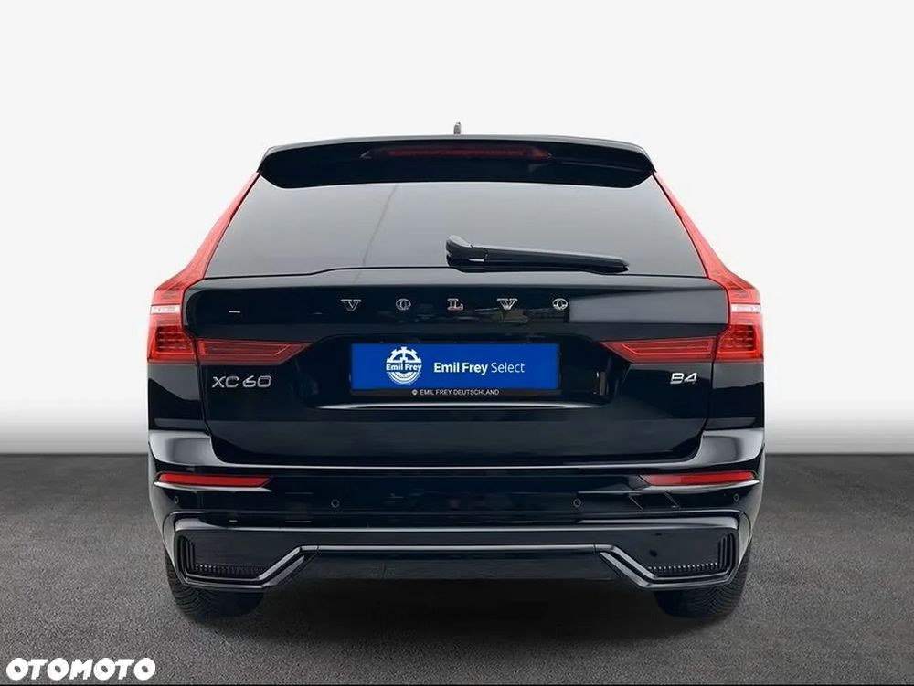 Volvo XC 60 B4 B Plus Dark - 4