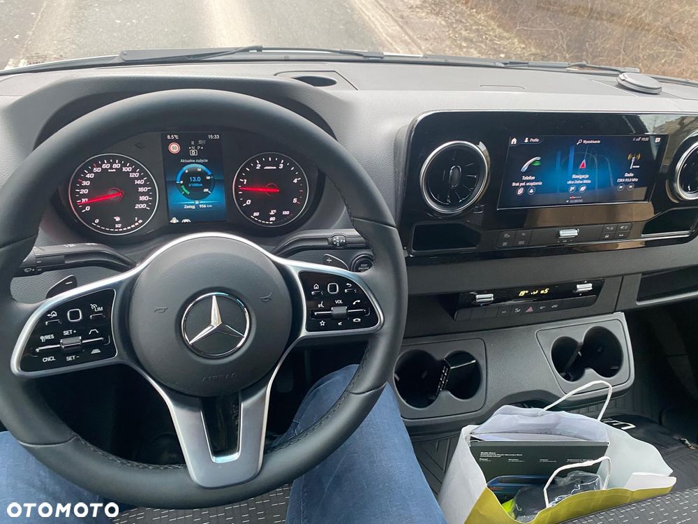 Mercedes-Benz Sprinter - 12