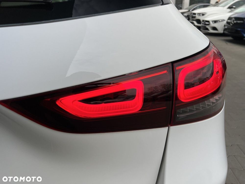 Mercedes-Benz GLA - 18