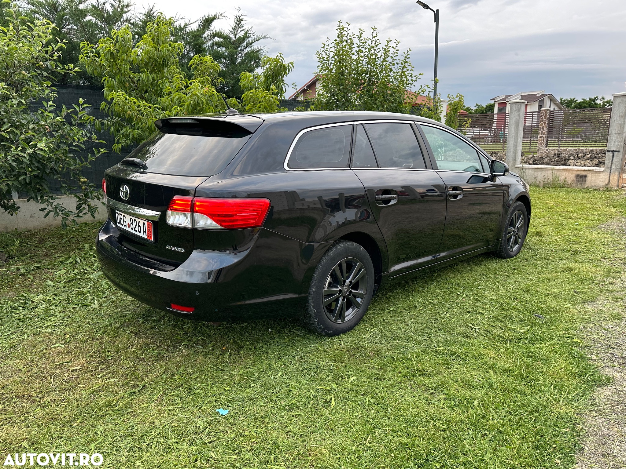 Toyota Avensis Combi 2.0 D-4D Comfort - 3