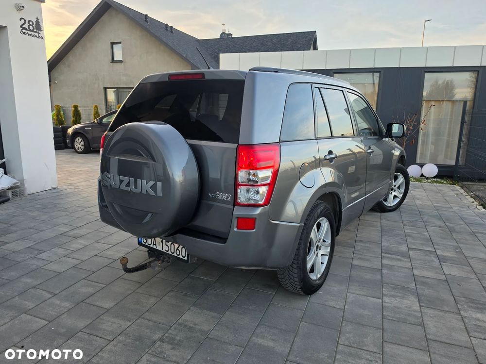 Suzuki Grand Vitara 2.0 - 16