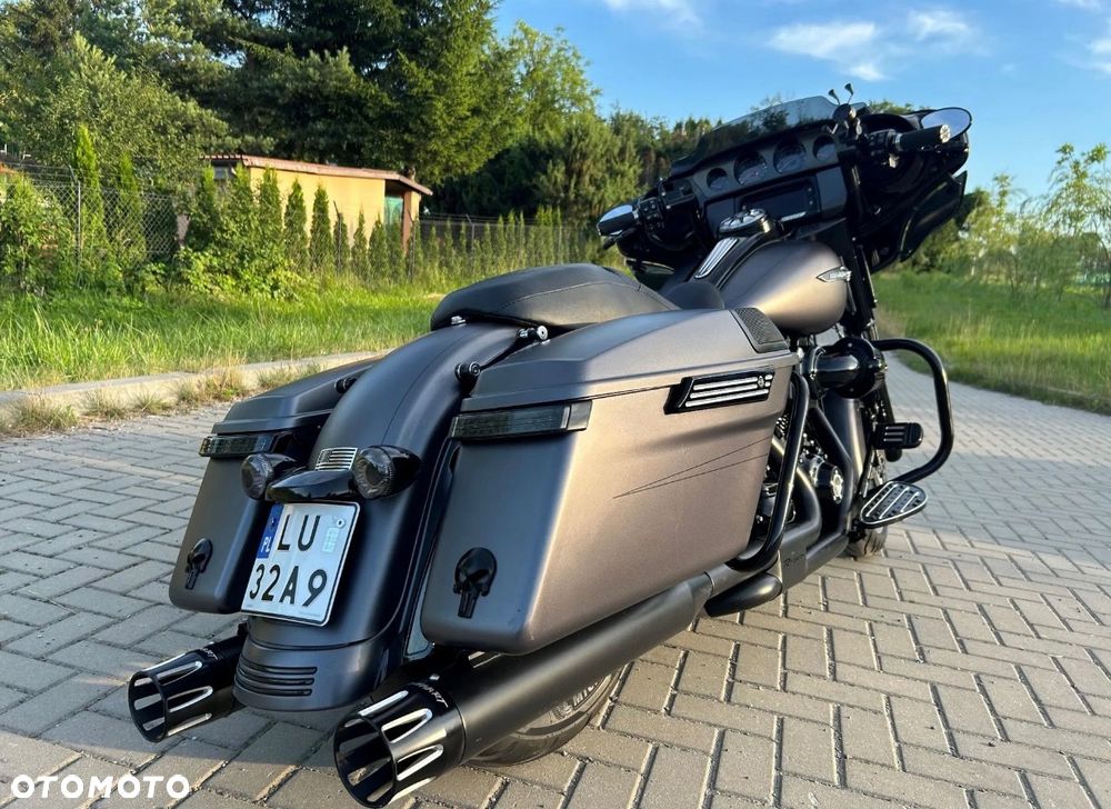 Harley-Davidson Touring Street Glide - 21
