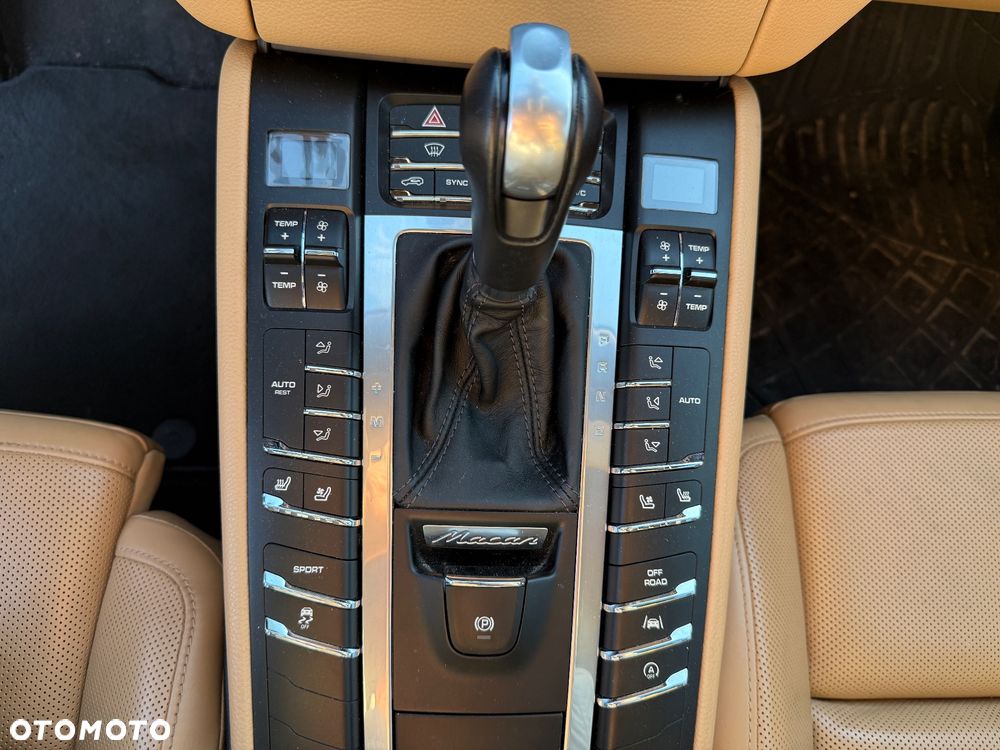Porsche Macan - 18