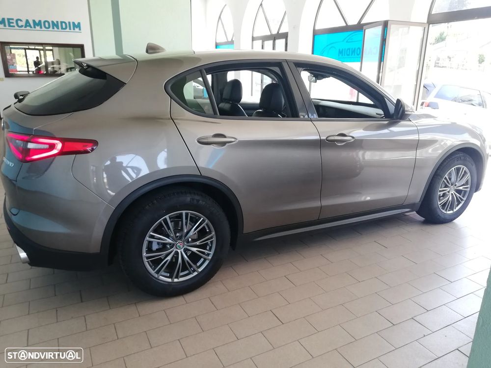 Alfa Romeo Stelvio 2.2 16V AT8 Executive - 4