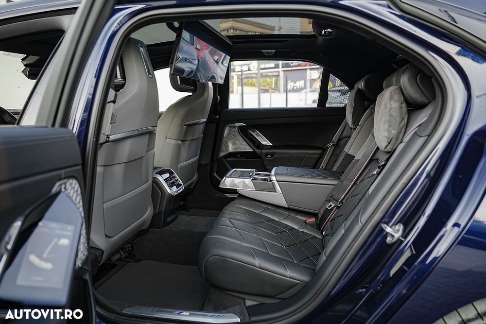 BMW i7 M70 xDrive - 11