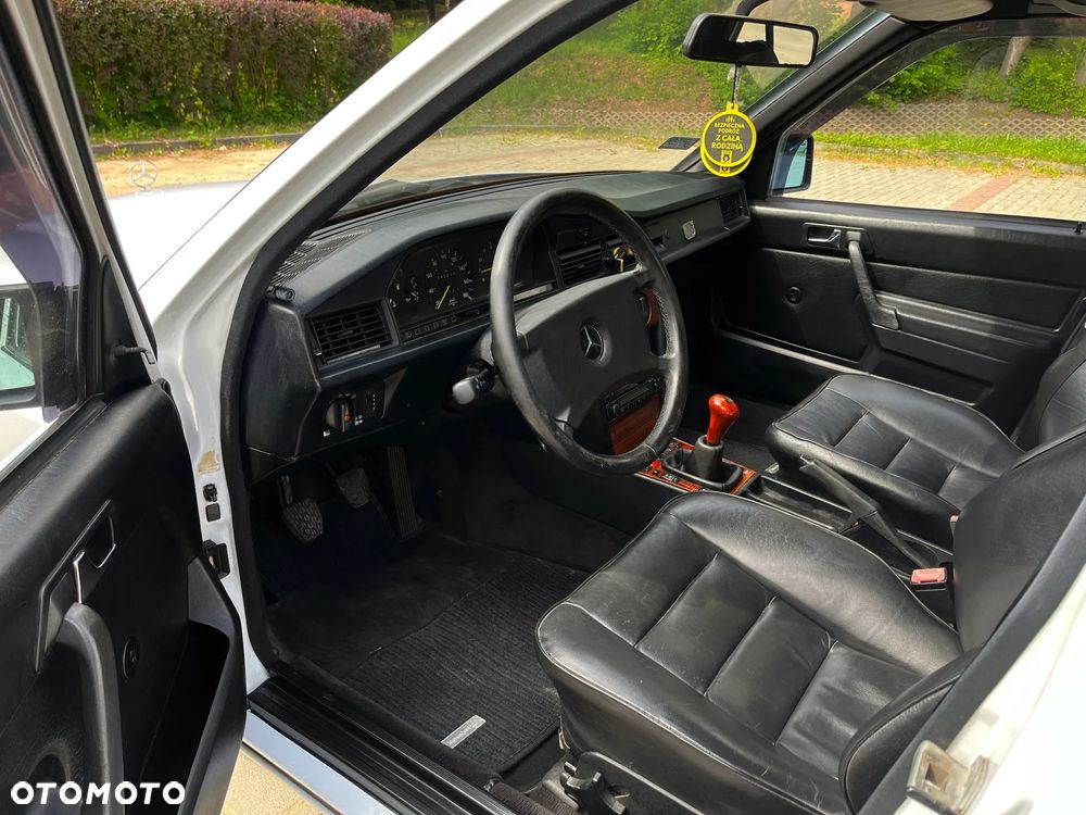 Mercedes-Benz W201 (190) - 7