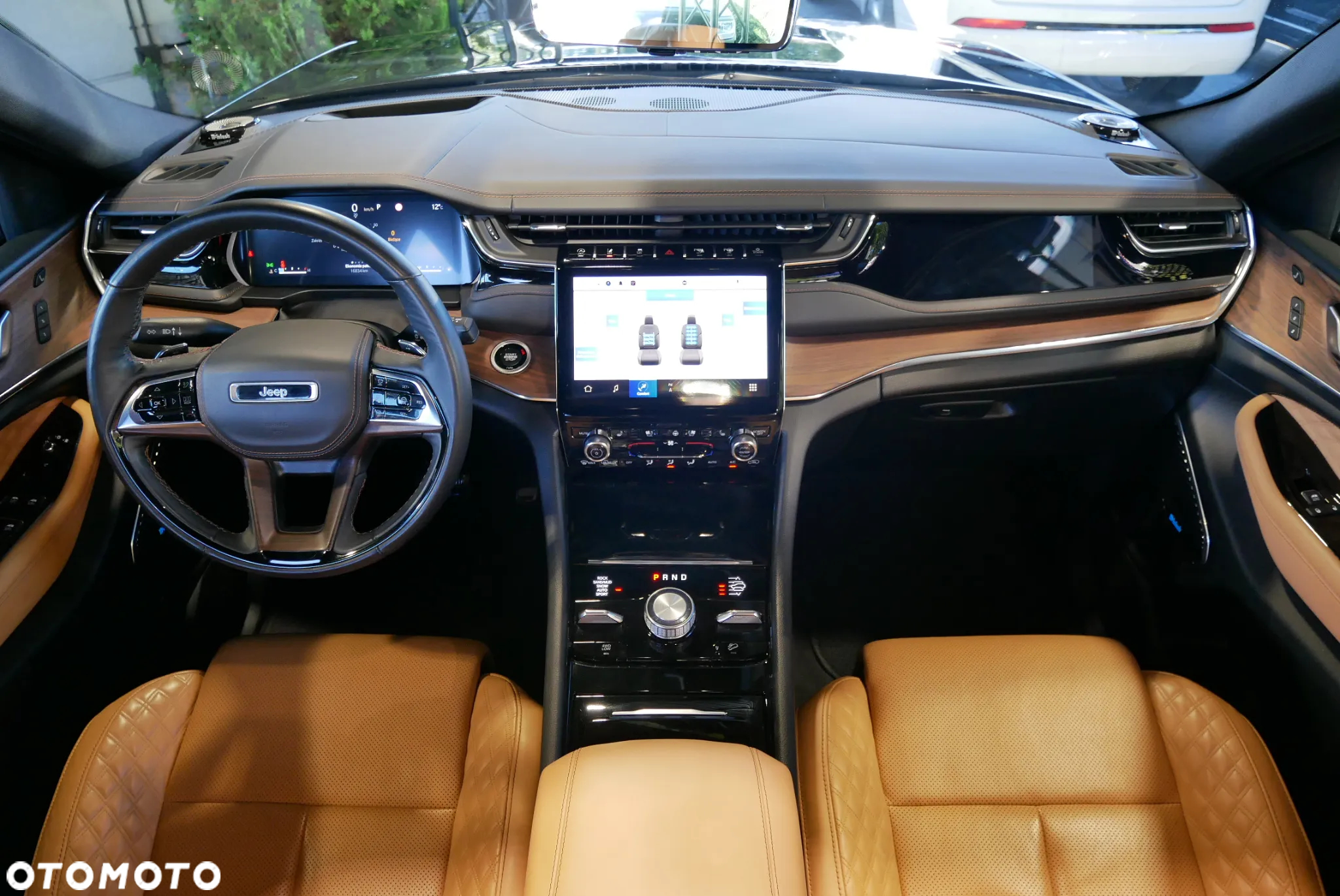 Jeep Grand Cherokee - 18