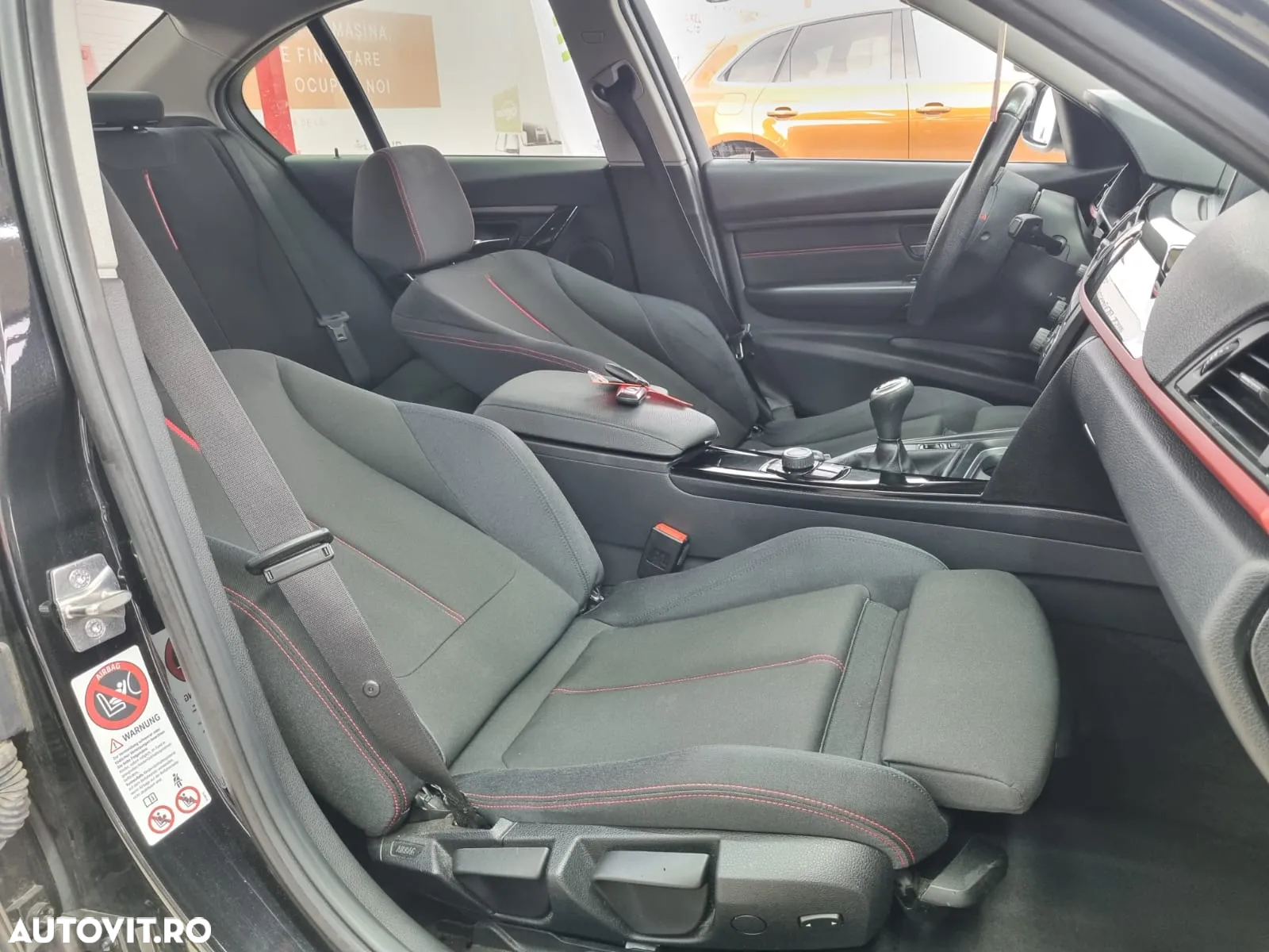 BMW Seria 3 318d - 16