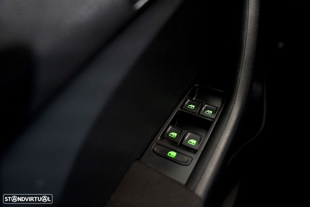 Skoda Fabia 1.0 TSI Ambition - 11