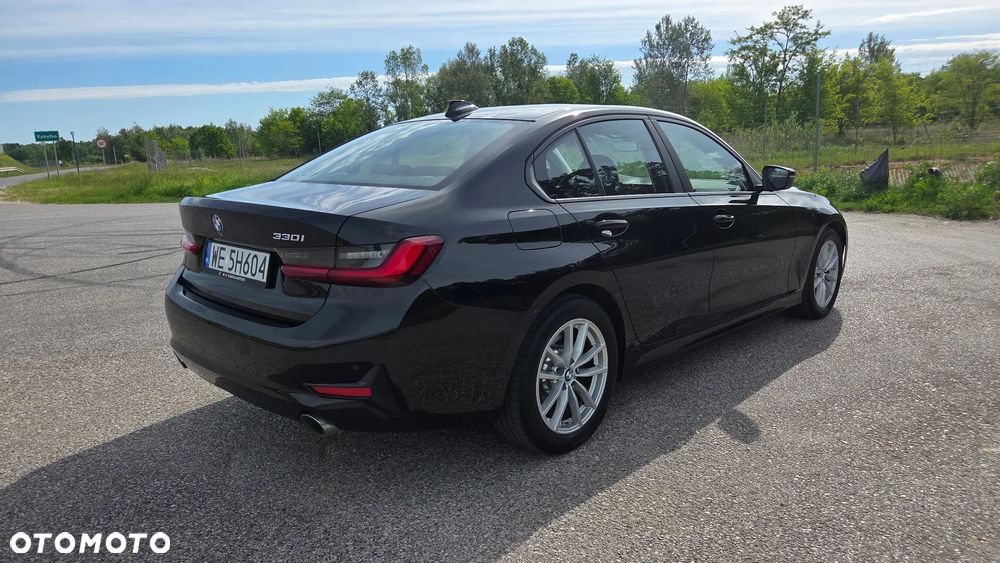 BMW Seria 3 330i - 3