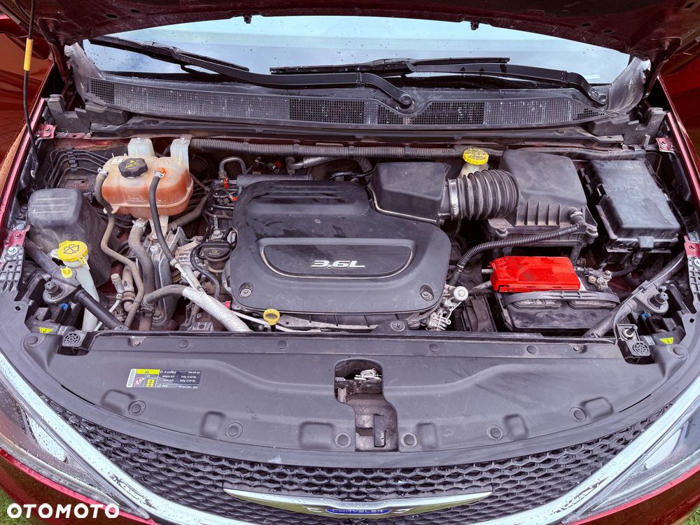 Chrysler Pacifica - 6