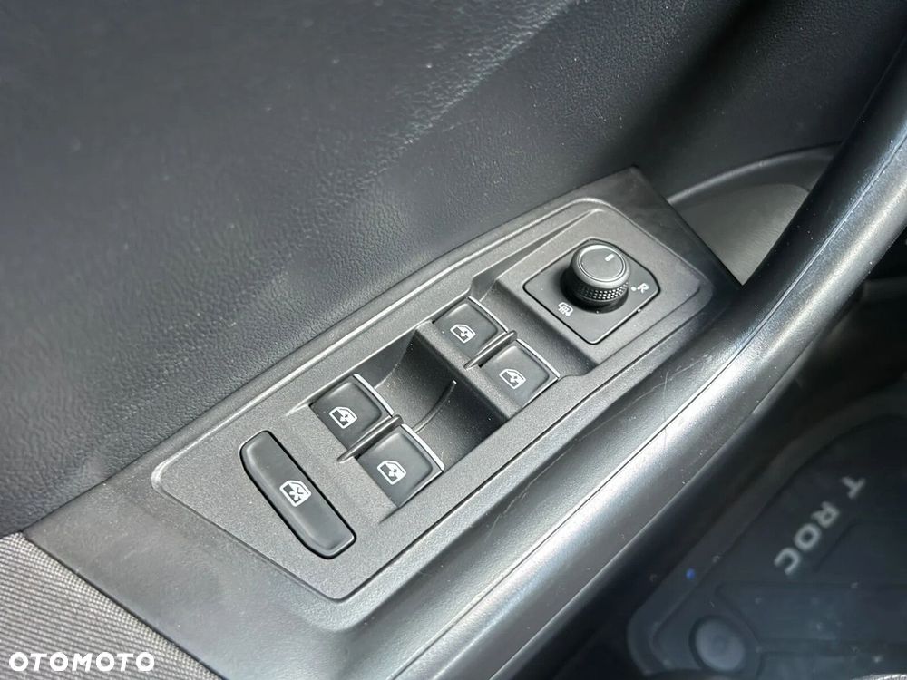 Volkswagen T-Roc 1.0 TSI Advance - 21