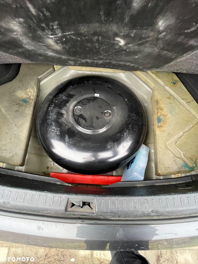 Toyota Avensis 2.0 Premium EU5 MS - 9