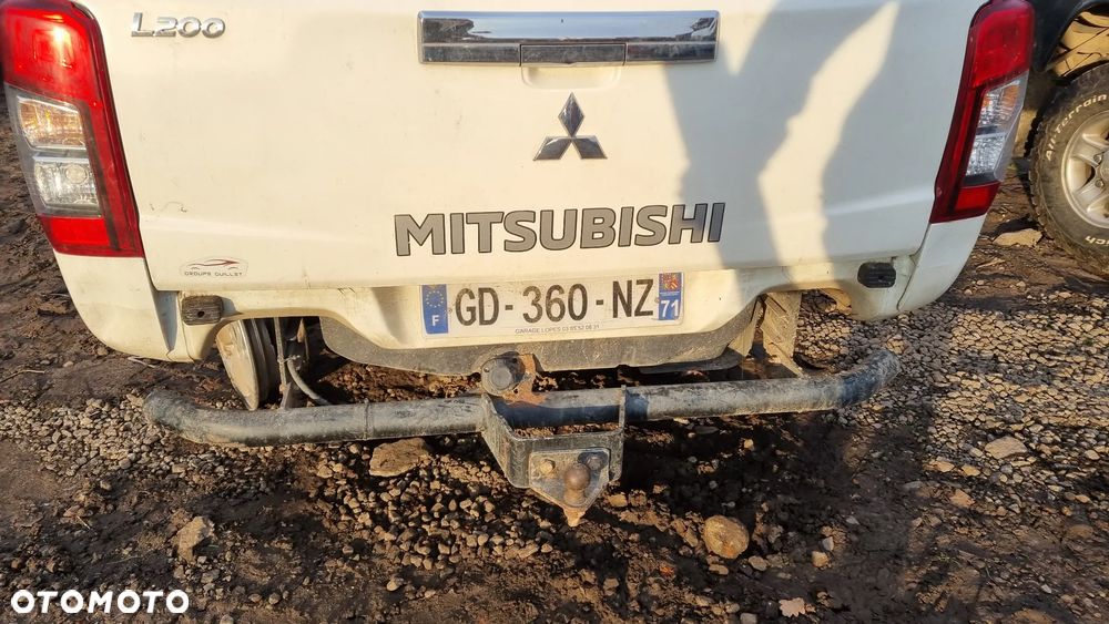 Mitsubishi L200 - 12