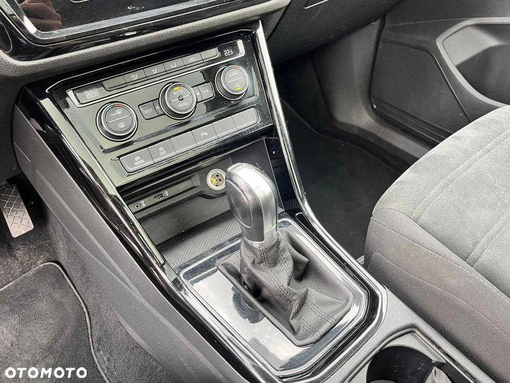 Volkswagen Touran - 27