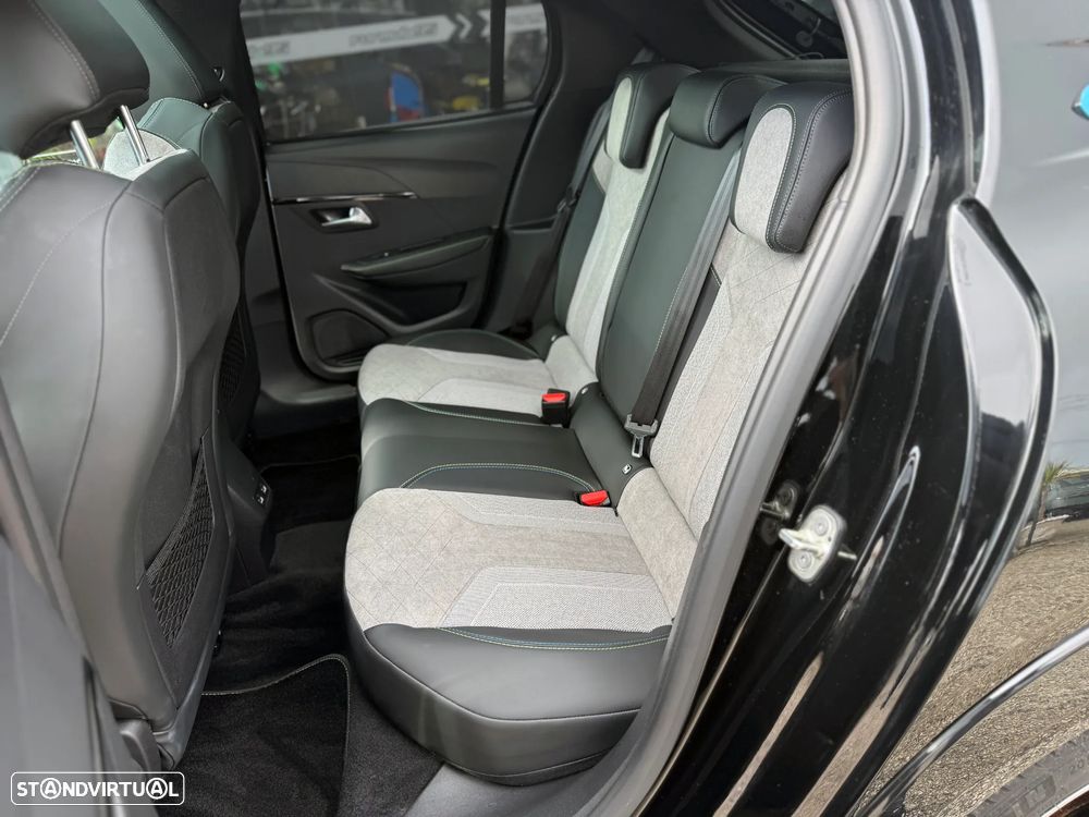Peugeot e-208 50 kWh GT Line - 11