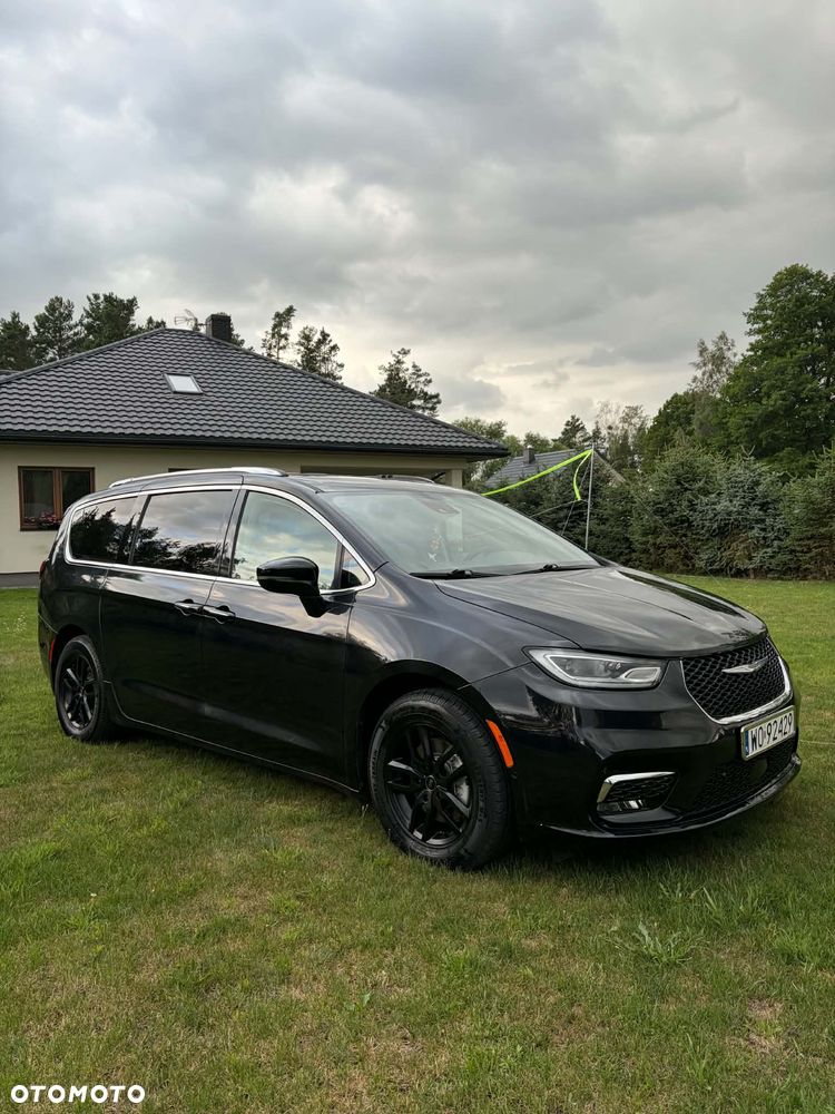 Chrysler Pacifica - 2