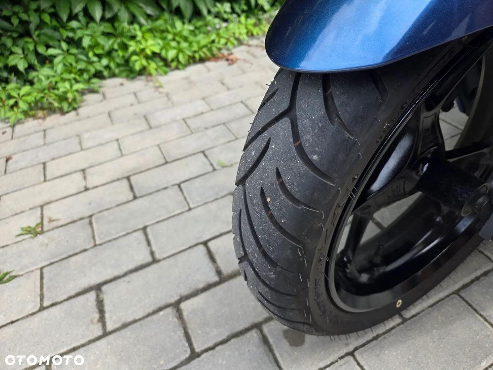 Yamaha NMAX - 12