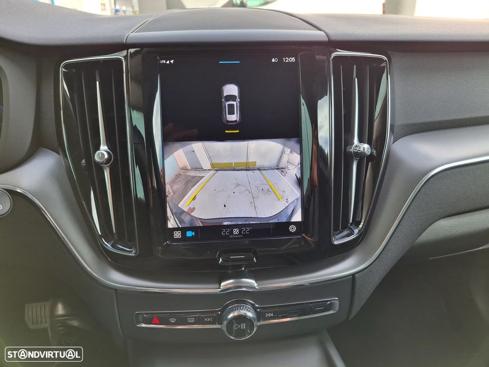 Volvo XC 60 2.0 T6 PHEV Core AWD - 33