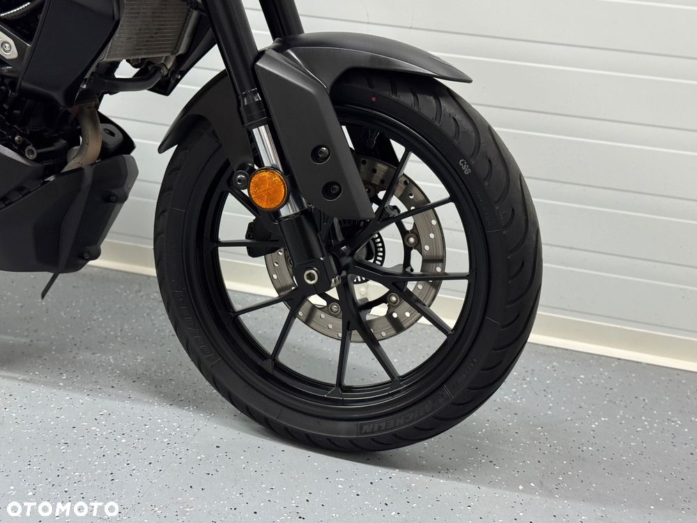 Yamaha MT - 7