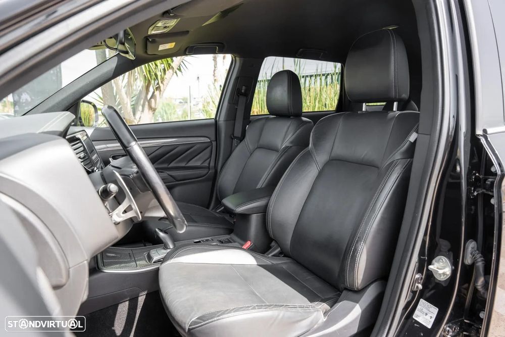 Mitsubishi Outlander 2.4 Instyle - 25