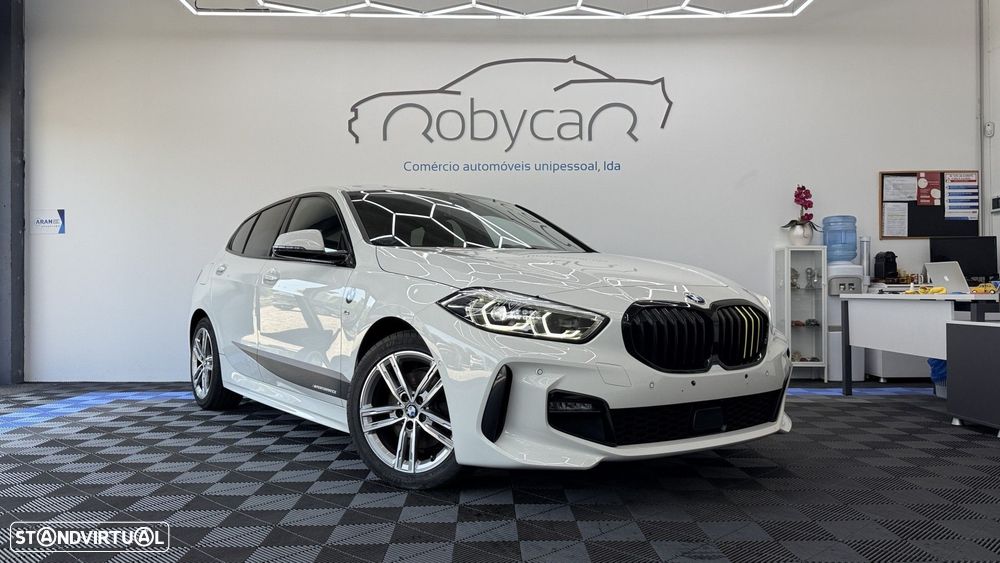BMW 118 d Pack M - 4