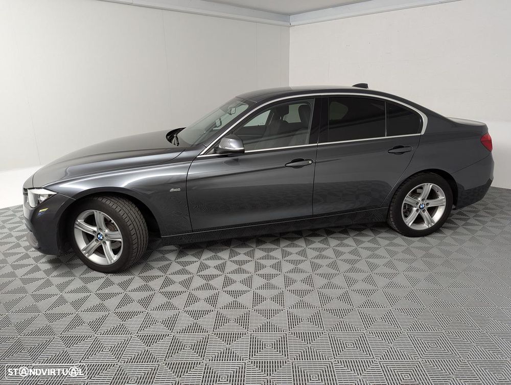 BMW 318 d Line Sport - 8