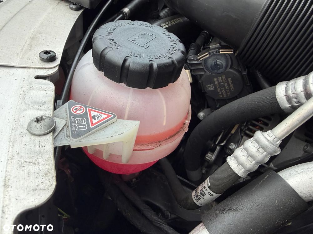 Mercedes-Benz Klasa C 200 9G-TRONIC AMG Line - 34