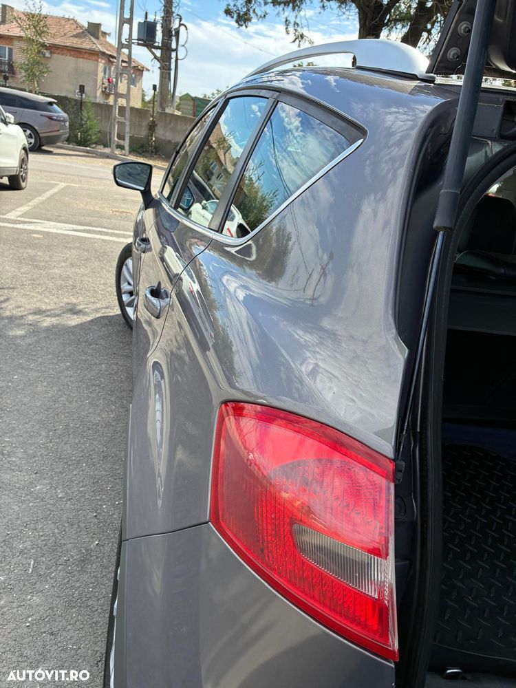 Ford Kuga - 9