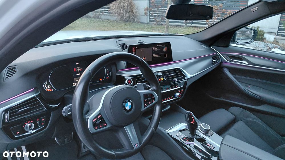 BMW Seria 5 518d Sport Line - 18