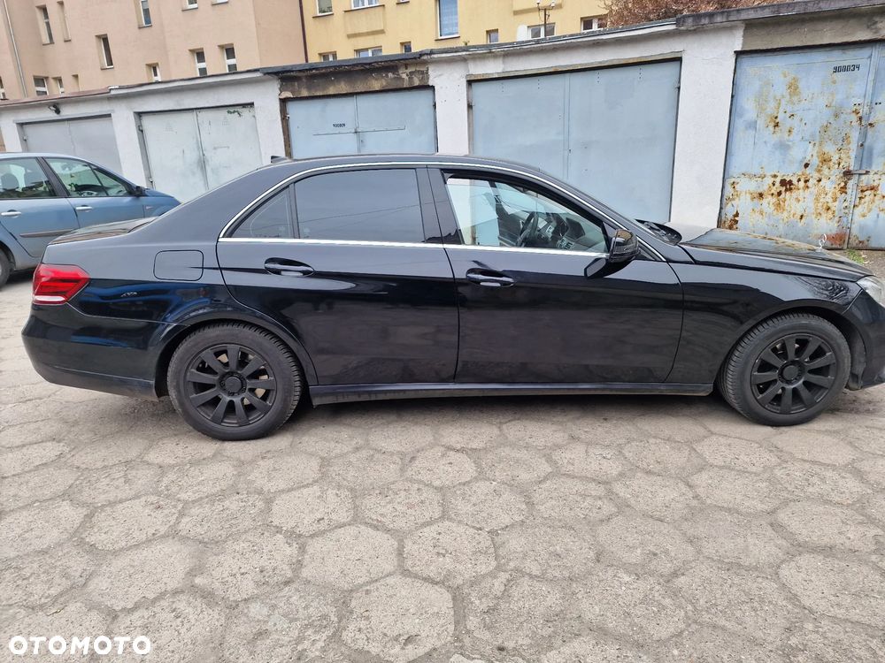 Mercedes-Benz Klasa E 220 CDI DPF BlueEFFICIENCY 7G-TRONIC Elegance - 6