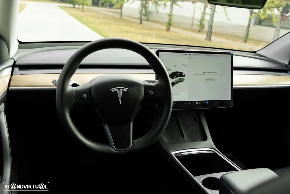 Tesla Model Y Long Range Dual Motor AWD - 8
