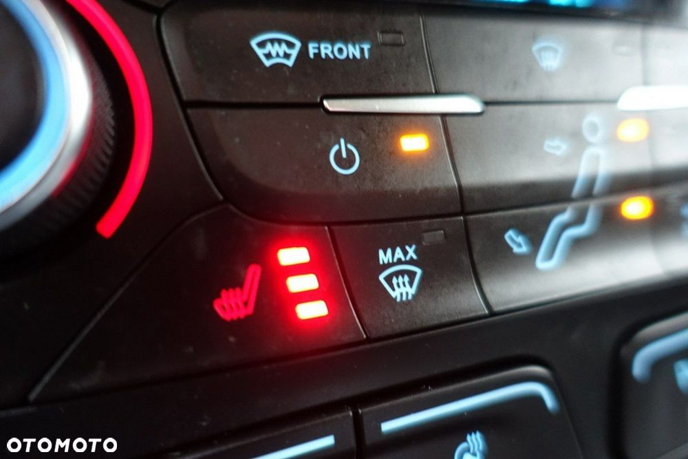Ford Grand C-MAX - 38