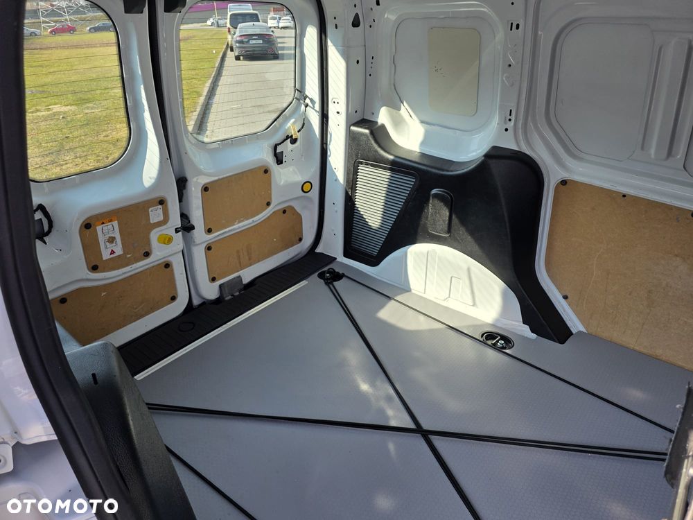 Ford Transit Connect - 9