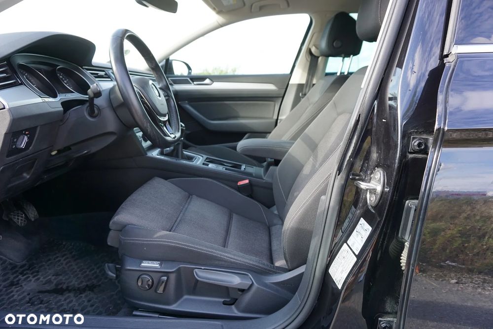 Volkswagen Passat 2.0 TDI BMT Comfortline - 16